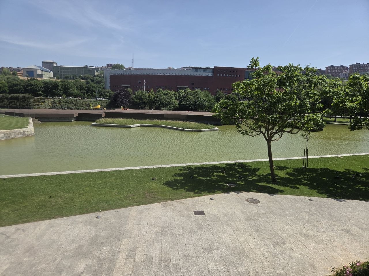 Lago del Parque de las Llamas
